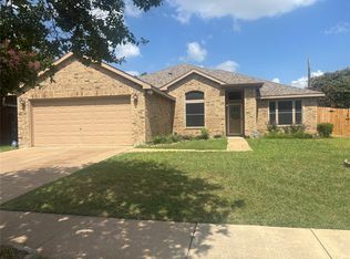 6805 Towerwood Dr, Arlington, TX 76001