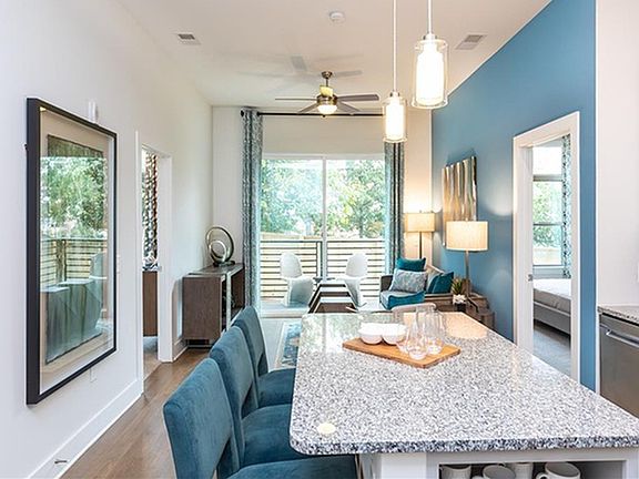 4th image of 305 Oberlin Rd #122