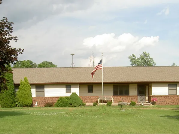 29530 Pine Tree Dr, New Hudson, MI 48165