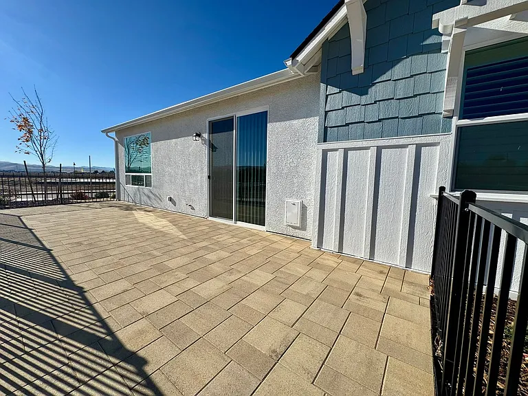406 Heirloom St — Photo 13