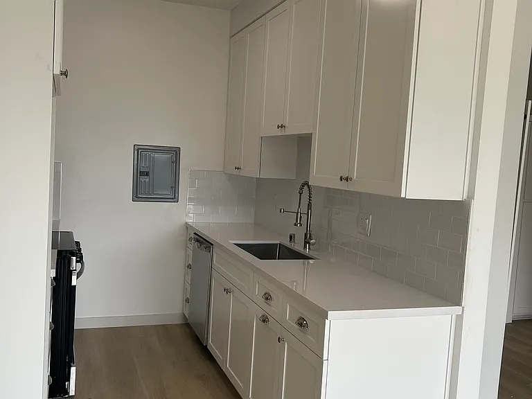 2501 Beverly Ave #24 — Photo 18