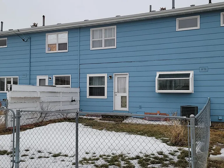 240 Country Club Blvd #B — Photo 5
