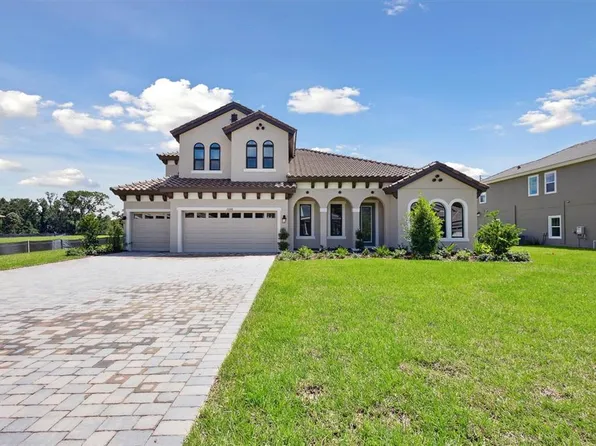 10121 Meadowrun Dr, Lithia, FL 33547