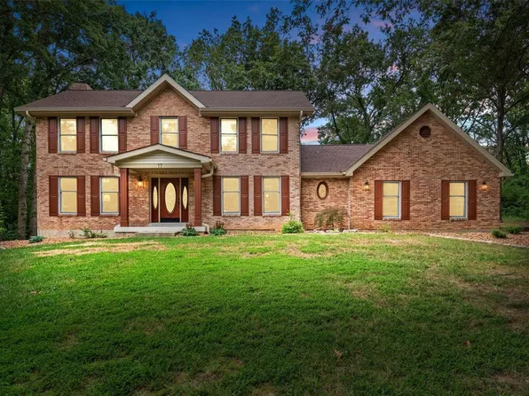 17 Ravenwood Ct, Lake Saint Louis, MO 63367