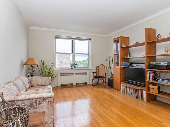 3rd image of 90 Bryant Ave #5C