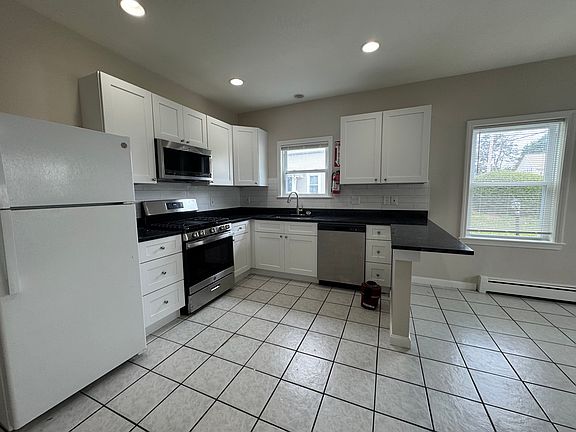 2nd image of 20 Harris St APT 1