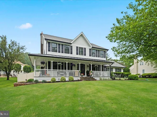 105 South Dr, Newtown, PA 18940