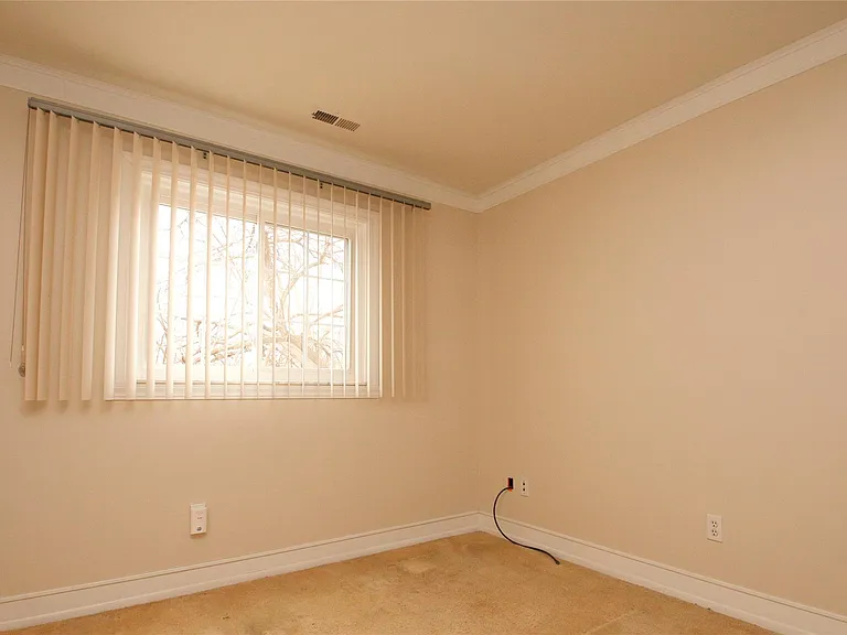 480 Baldwin Ave #20 — Photo 8