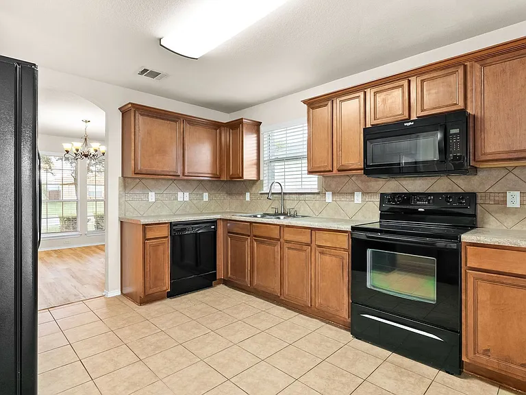 6106 Emilie Ln — Photo 3
