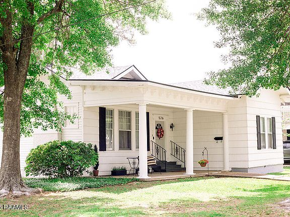 3rd image of 526 N Avenue I