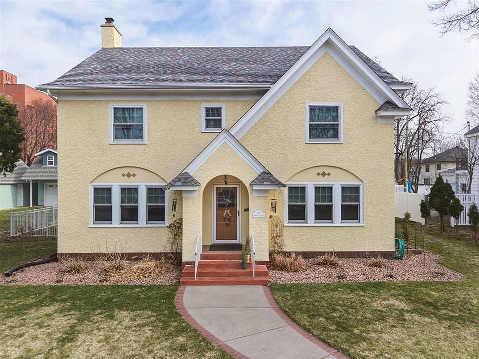 1st image of 212 Mckinley Avenue
