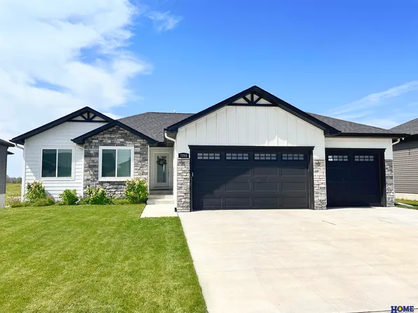 7255 N 49th St, Lincoln, NE 68514