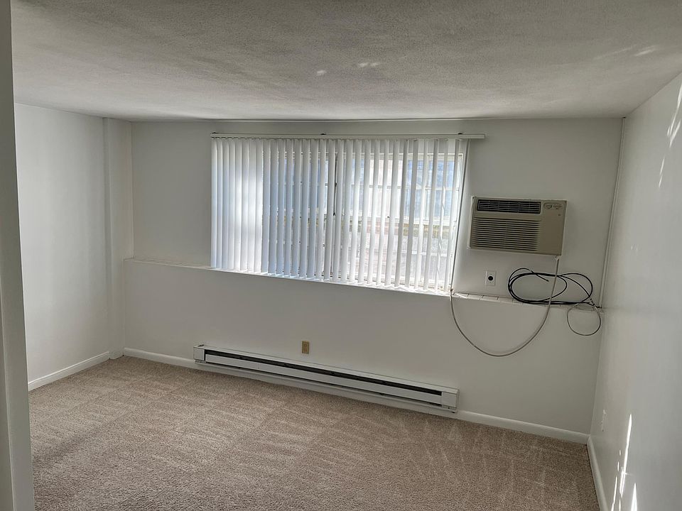 Living/Bedroom