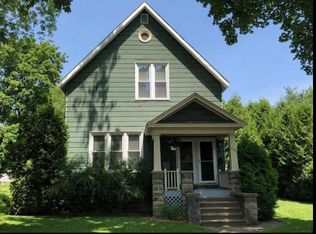 362 3rd St #2, Manistee, MI 49660