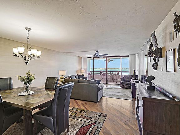 3rd image of 988 Blvd Of The Arts APT 1515