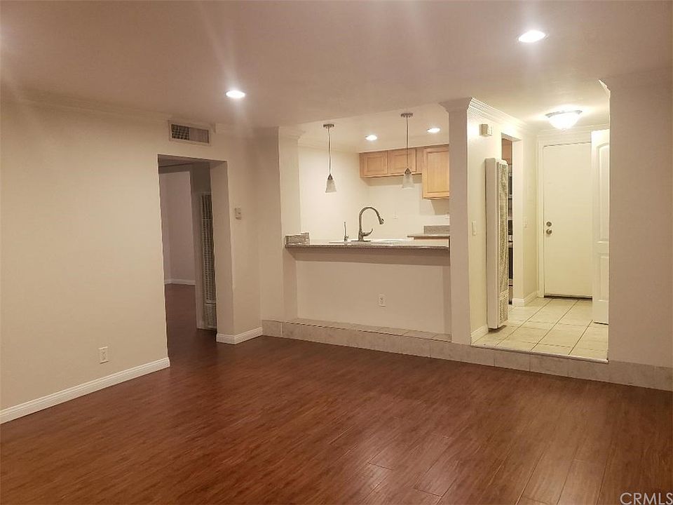 2nd image of 13962 Edgewater Dr #114