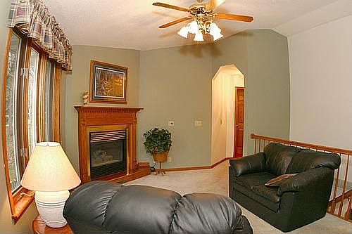 4th image of 522 Oak Park Cir