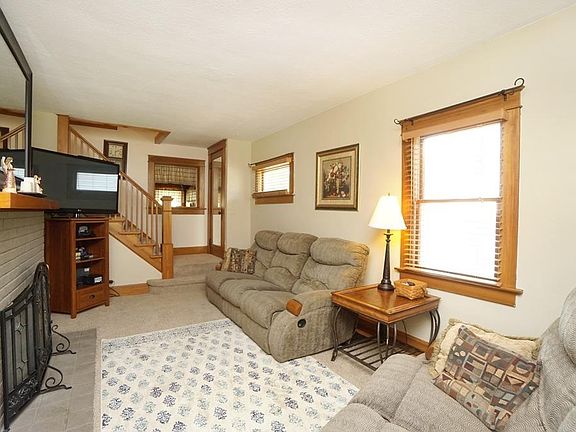 4th image of 1027 Park Ave