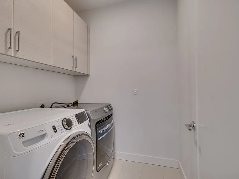 23115 NE 8th St — Photo 22