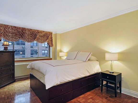 4th image of 350 E 82nd St APT 5R