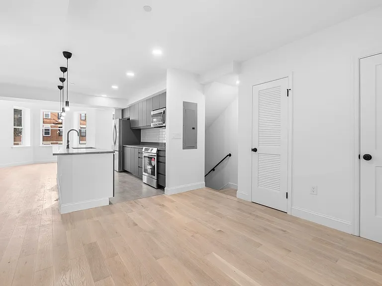3607 13th St NW — Photo 36