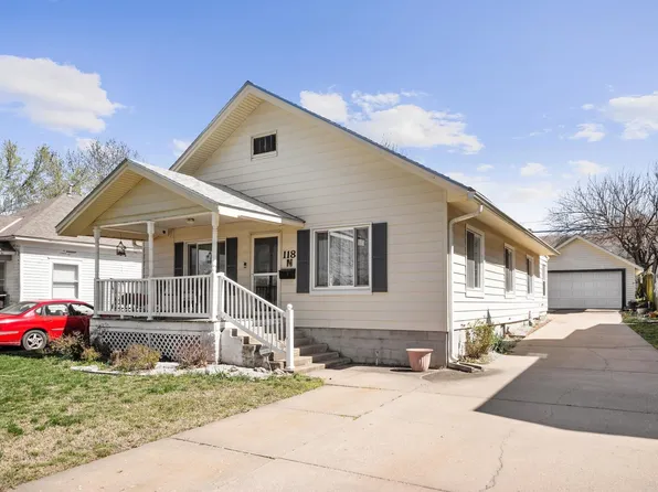 118 N Massachusetts St, Winfield, KS 67156