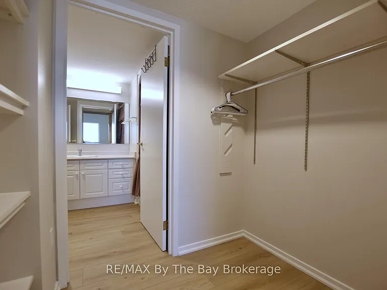 49 Raglan St #109 — Photo 17