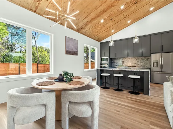 27 Luncarty Ln, Bella Vista, AR 72715