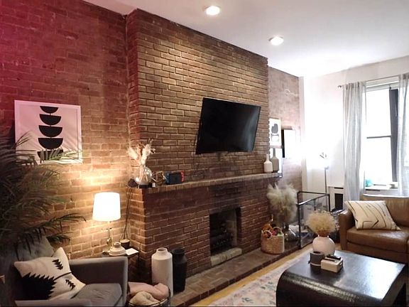 3rd image of 36 W 73rd St APT 8