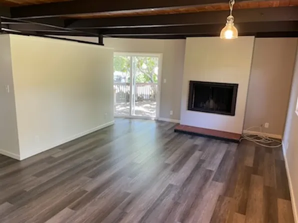 1041 3rd St #3, Novato, CA 94945