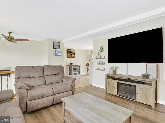 3rd image of 8258 Sheffield Manor Blvd