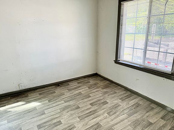 4th image of 9300 Abington Ave