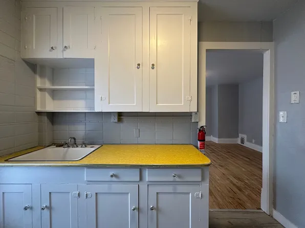 113 N. Hamilton (Rolling Lakes Yacht Club LLC), 113 N Hamilton St APT 2, Ypsilanti, MI 48197