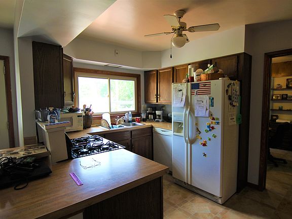 3rd image of 3564 Hiawatha Dr