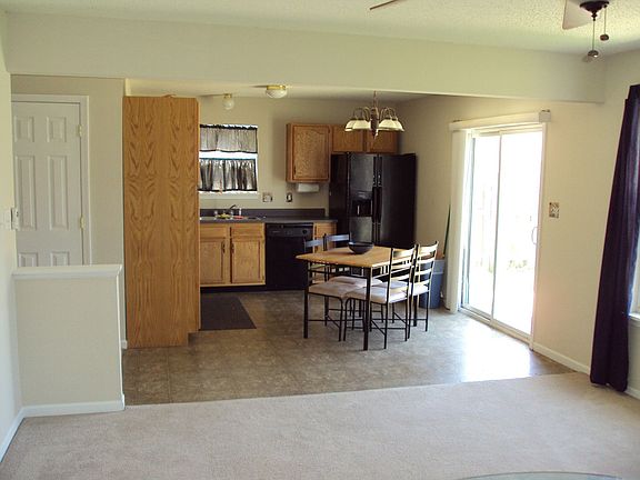 3rd image of 570 Suncatcher Dr