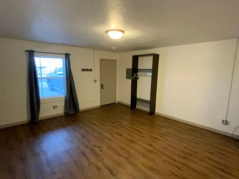 Broadway Apartments — Photo 5