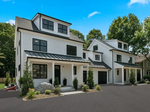 134 Hillside Ave #134, Needham Heights, MA 02494