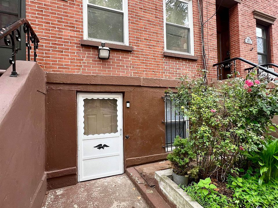 1st image of 142 Erie St #B
