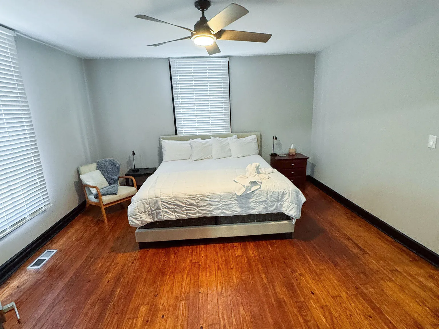 4 bed, 3.0 bath, 2800 sqft, $1,161 — Photo 1