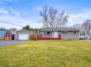 3 Palmer Rd, Churchville, NY 14428