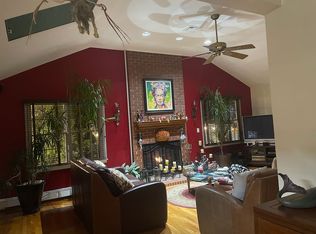 1045 Gillis Pl, Secaucus, NJ 07094