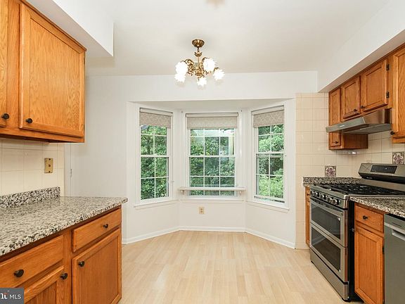4th image of 113 Cascade Ct APT 11