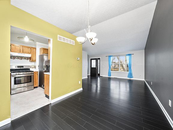 5th image of 477 Courtland Ln