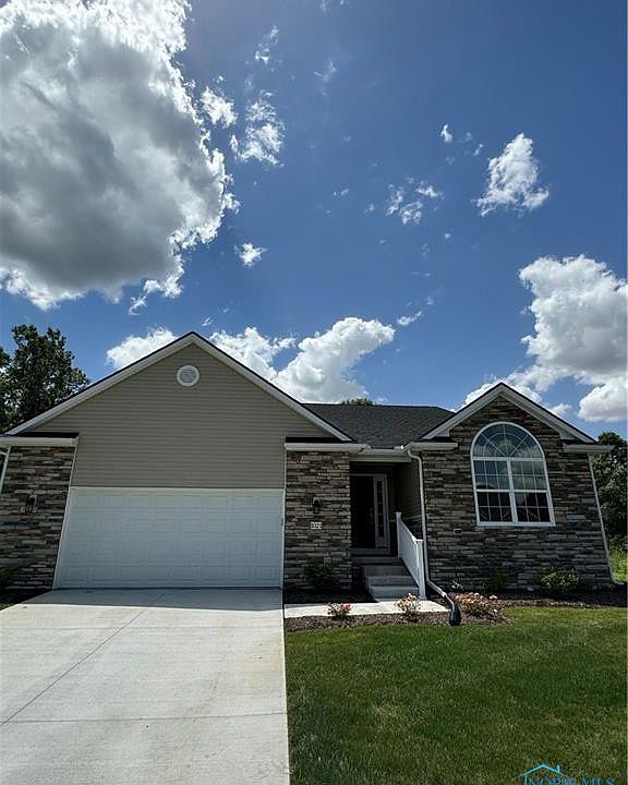 1st image of 1021 Plum Grove Ln