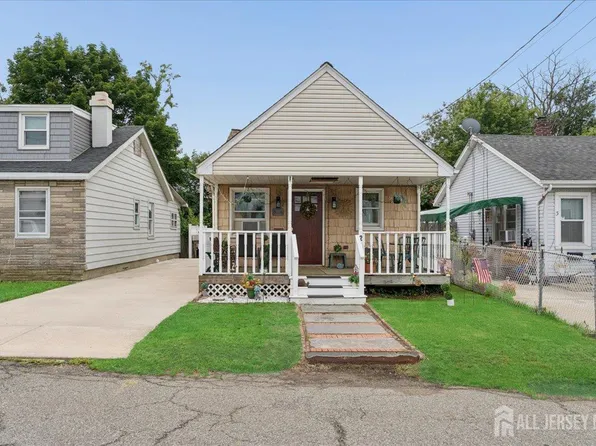2 Summerfield Ave, Laurence Harbor, NJ 08879