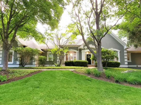 9323 Sullivan Pl, Zionsville, IN 46077