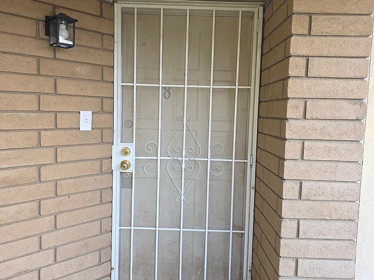 5101 Appleblossom Dr #8 — Photo 2
