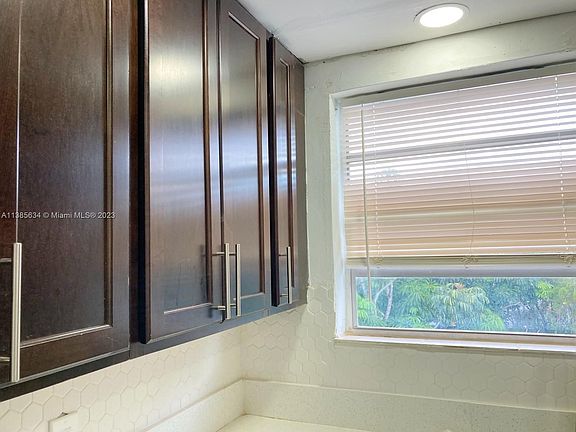 3rd image of 2175 NE 170th St APT 314
