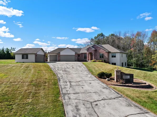 3201 Rolling Hills DRIVE, Manitowoc, WI 54220