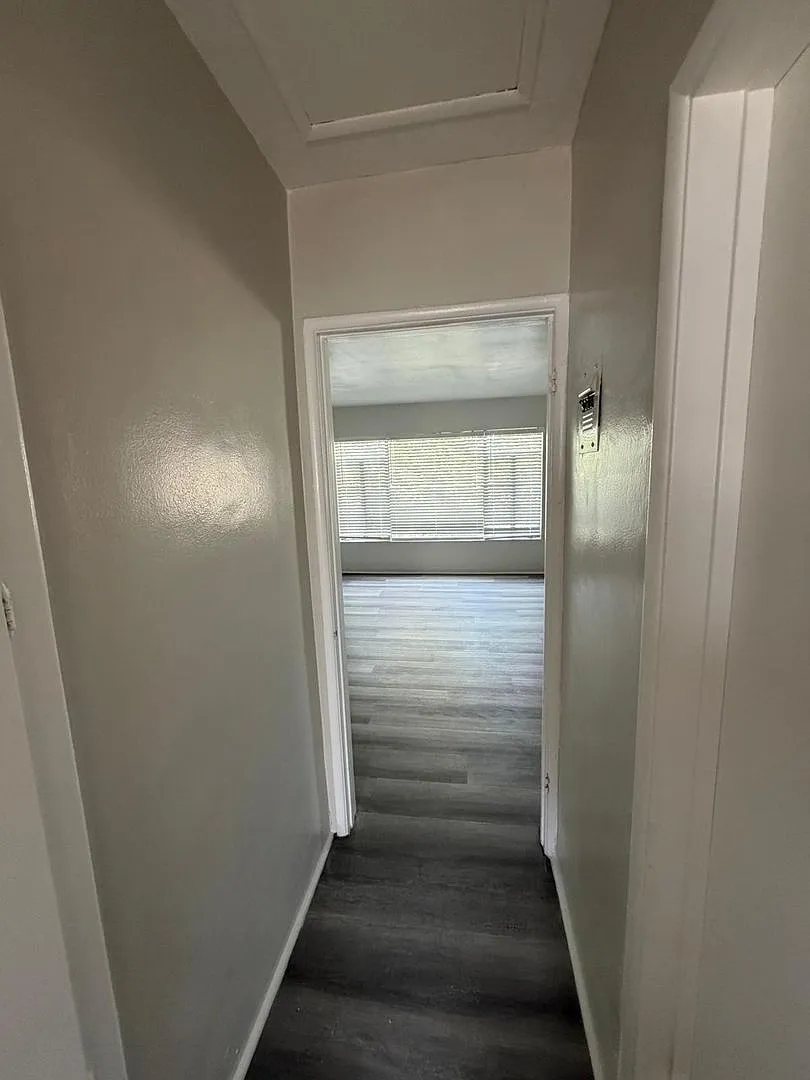1 bed, 1.0 bath, 650 sqft, $2,289 — Photo 2